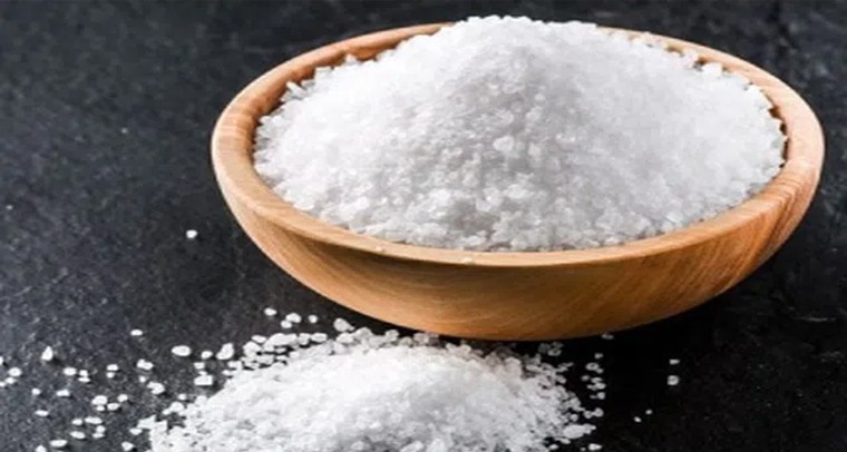 ఉప్పుతో ఇలా చేస్తే నెగిటివిటీ దూరం
