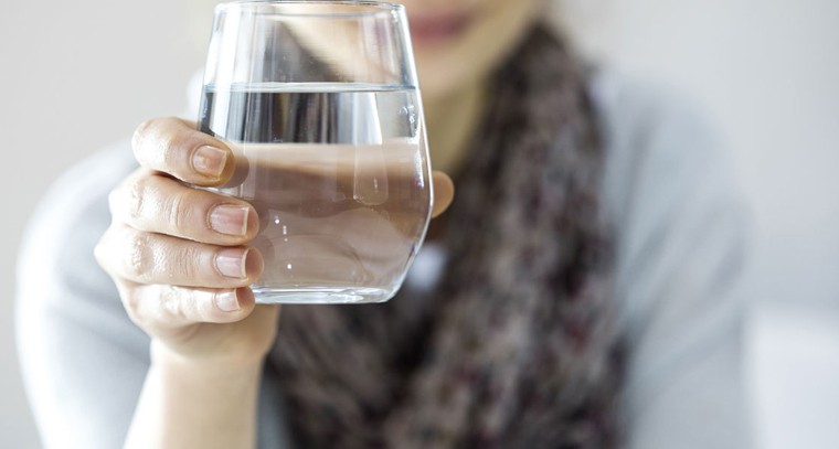 పరగడుపున నీళ్లు తాగితే కలిగే ప్రయోజనాలు 