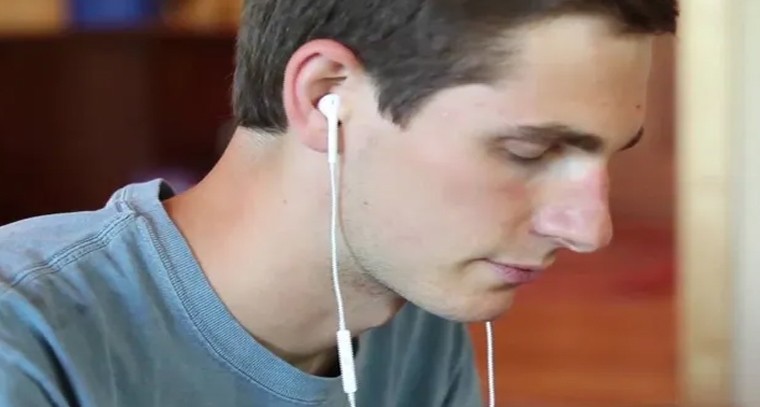 ఇయర్ ఫోన్స్‌ను అతిగా వాడుతున్నారా..?
