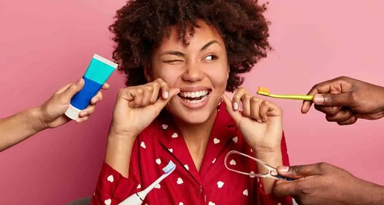 బ్రష్ చేసేటప్పుడు ఈ తప్పులు చేస్తున్నారా?
