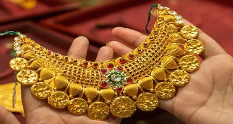 నీటితో పరీక్షించి నకిలీ బంగారాన్ని గుర్తించండిలా
