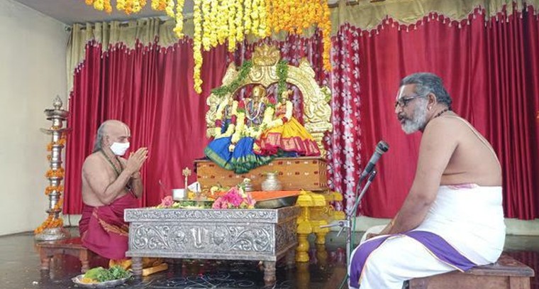 స్వర్ణభద్ర కవచధారణ అలంకరణలో భద్రాద్రి రామయ్య
