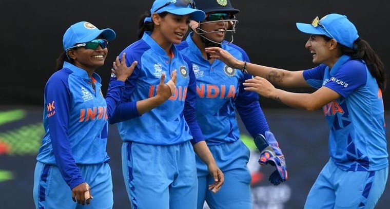 సెమీఫైనల్‌కు చేరిన భారత మహిళల జట్టు
