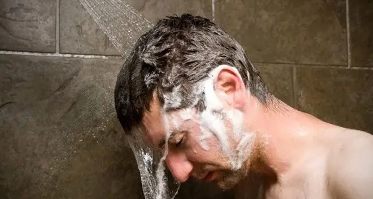 తలస్నానం చేసేటప్పుడు పురుషులు ఈ విషయాన్ని గుర్తించుకోండి!
