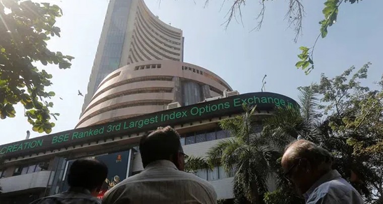 నష్టాల్లో దేశీయ స్టాక్ మార్కెట్లు
