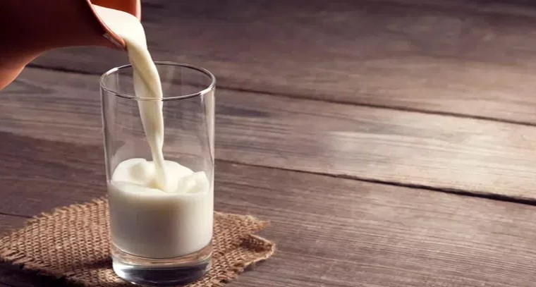 పాలతో పాటు వీటిని తీసుకోవడం చాలా డేంజర్
