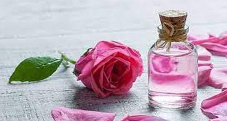 రోజ్ వాటర్ తో కలిగే ప్రయోజనాలు