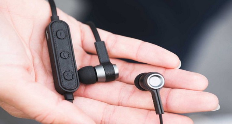 ఇయర్ ఫోన్స్ వాడేవారికి ఆ డేంజర్
