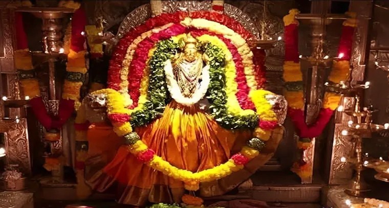 బల్కంపేట్ ఎల్లమ్మకు లక్ష పుష్పార్చన
