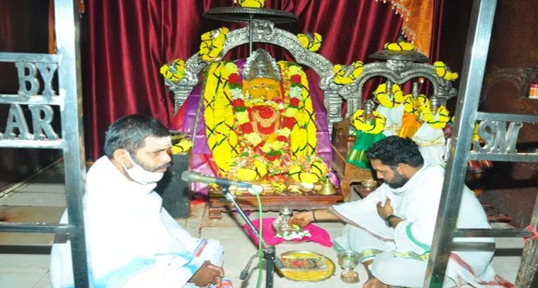 పెద్దమ్మతల్లికి ఘనంగా సువర్ణ పుష్పార్చన
