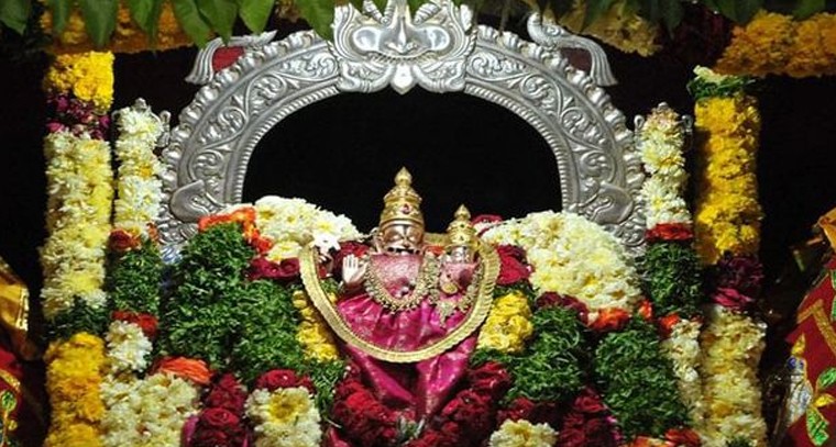 అయ్యప్ప స్వామి దేవాలయంలో మహా పడిపూజ
