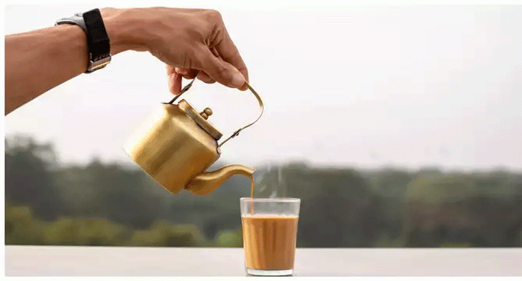 ఫుల్ పాపులర్ అవుతున్న బెల్లం టీ.. బరువు తగ్గడంతో పాటు ఈ లాభాలనిచ్చే టీని ఎలా చేయాలంటే