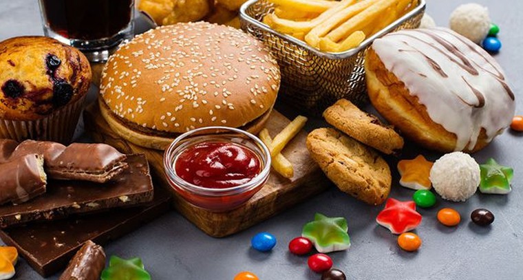 రాత్రి 8 తర్వాత ఇవి తినకూడదు
