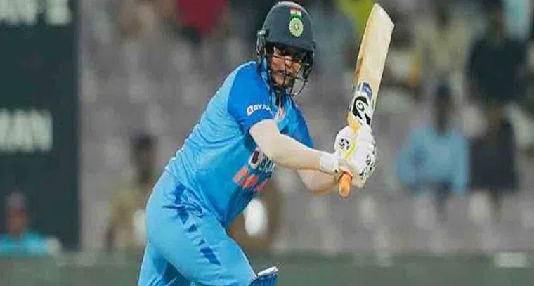 లాభాల్లో పయనిస్తున్న సూచీలు
