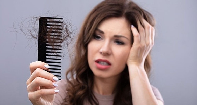 జుట్టు రాలే సమస్యకు చెక్ పెట్టండిలా
