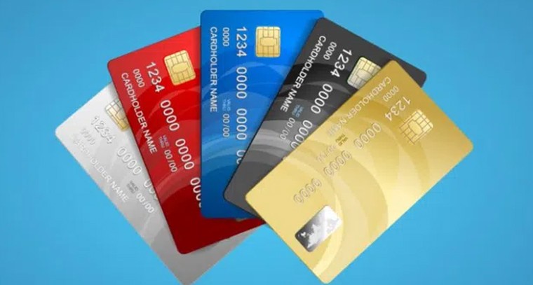 క్రెడిట్‌ కార్డులెక్కువుంటే ప్రమాదమే!
