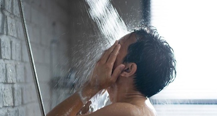 స్నానం చేసేటప్పుడు ఈ జాగ్రత్తలు పాటించండి!
