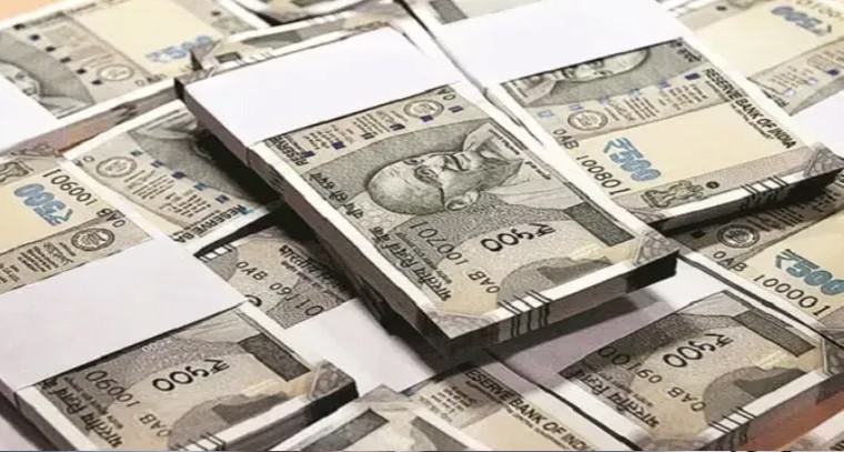 చెక్ పోస్టు వద్ద 4.86 లక్షల నగదు స్వాధీనం
