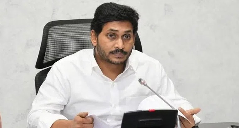 వర్షాకాలంలో పాదాలను రక్షించుకోండిలా
