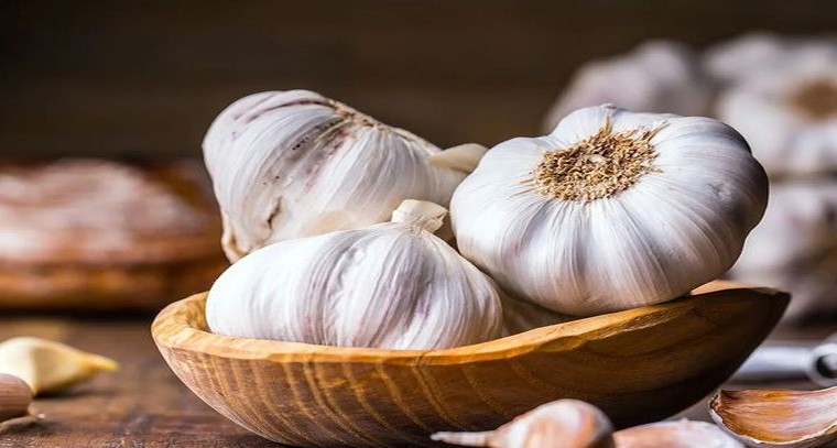 వెల్లుల్లి ఎక్కువ తింటే నష్టాలివే
