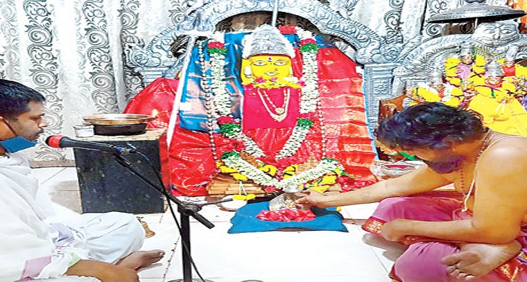 పెద్దమ్మతల్లికి ఘనంగా సువర్ణ పుష్పార్చన
