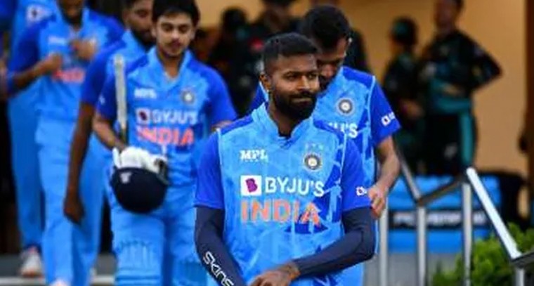 నష్టాలతో ప్రారంభమైన స్టాక్ మార్కెట్లు
