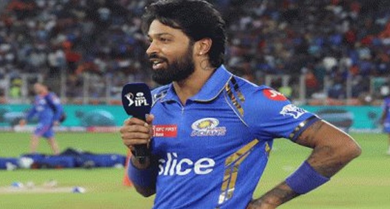 బ్యాటింగ్ ఆర్డర్‌లో పాండ్యా ముందుగా  రావాలి: కుంబ్లే