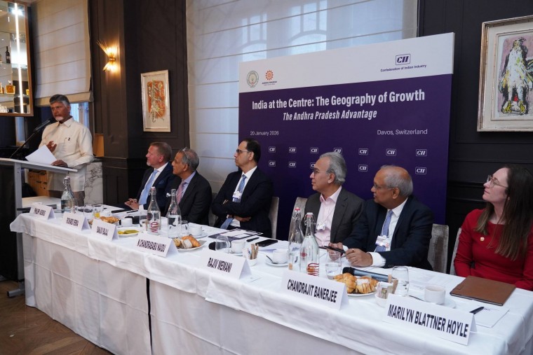 కూటమి ప్రభుత్వ వ్యాపార వేగం కళ్లారా చూడాలని సూచన