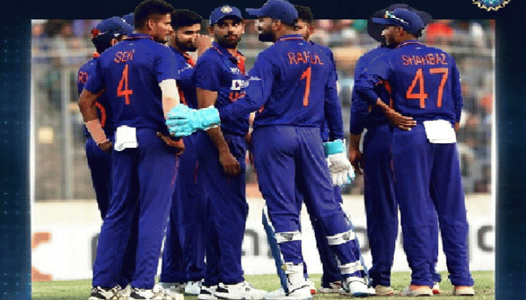స్లో ఓవర్ రేట్ కారణంగా టీమీండియాకు జరిమానా