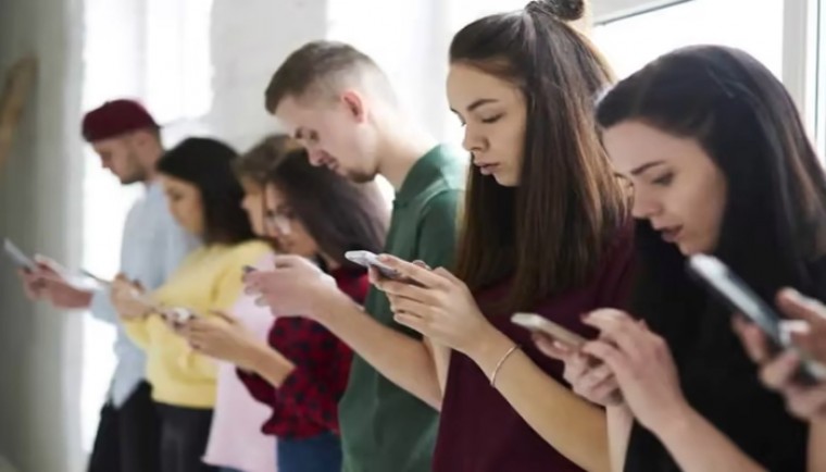 భారత్ తో పాటు ఆదేశాలలోని మొబైల్ టారిఫ్ చాలా తక్కువ
