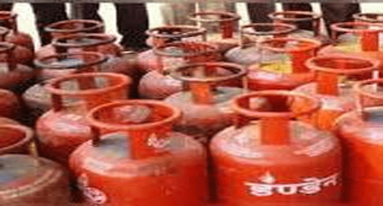 పెరిగిన వంట గ్యాస్ సిలిండర్ ధర.. ఎంత పెరిగిందంటే?