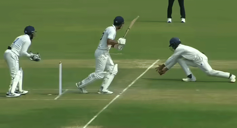 540 బంతుల్లోనే రెండు ఇన్నింగ్స్‌,,,ఐదు వికెట్లతో సత్తా చాటిన రియాన్ పరాగ్