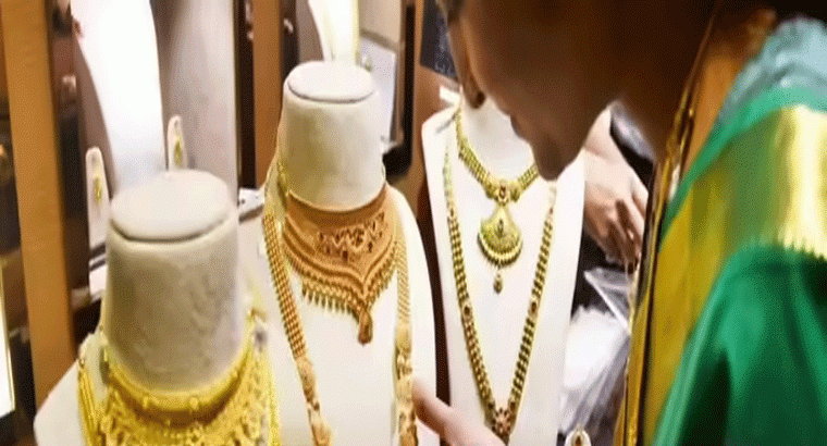 మళ్లీ భారీగా తగ్గిన బంగారం ధర.. వెండి ఒక్కరోజే రూ. 8 వేలు డౌన్