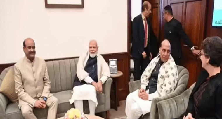 ప్రియాంక గాంధీ చెప్పిన కథకు పగలబడి నవ్విన మోదీ, రాజ్‌నాథ్!