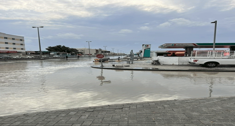 ఎడారి దేశాన్ని వణికిస్తోన్న వాన.. భారీ వర్షాలు, వరదలు