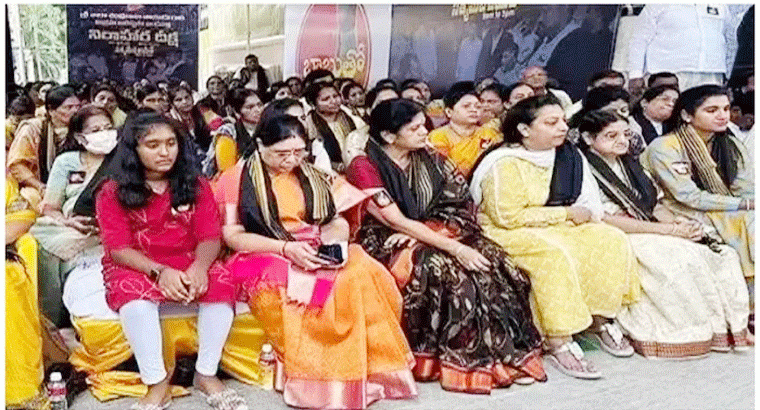 నారా, నందమూరి కుటుంబాల దీక్ష,,,,తారకరత్న భార్య అలేఖ్య మద్దతు
