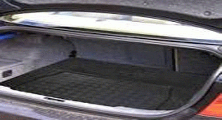 స్పీడ్‌గా వెళ్తున్న కారు.. వెంబడించిన పోలీసులు.. డిక్కీ ఓపెన్ చేసి చూడగా షాకింగ్ సీన్