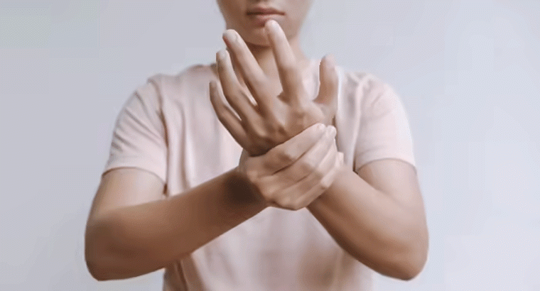 బాడీలో ఐరన్ తగ్గితే మీ చేతులో కనిపించే కొన్ని సంకేతాలు