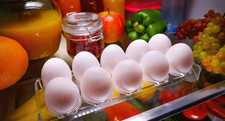 కోడిగుడ్లని ఫ్రిజ్‌లో వచ్చే ట్రేలో పెట్టి స్టోర్ చేస్తున్నారా