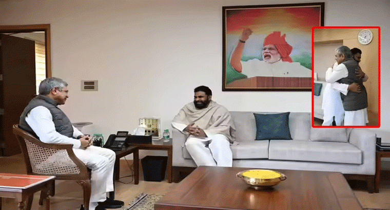 ఢిల్లీ పర్యటనలో పవన్ కళ్యాణ్.. రైల్వే మంత్రి అశ్వినీ వైష్ణవ్‌తో భేటీ 