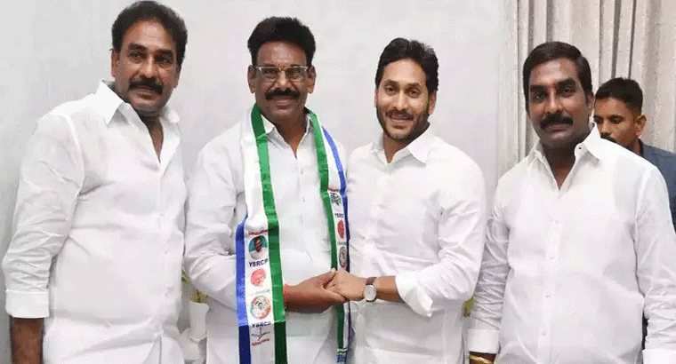 పల్నాడు జిల్లాలో టీడీపీకి షాక్,,,,వైసీపీలో చేరిన సీనియర్ నేత