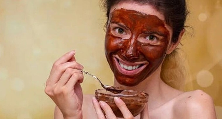 బ్రౌన్ షుగర్‌తో మెరిసే అందం మీ సొంతం.. ఇంట్లోనే అద్భుతమైన స్కిన్ కేర్ చిట్కాలు!

