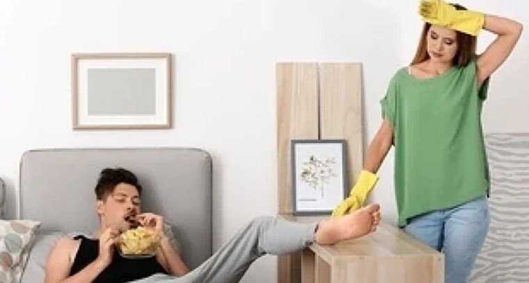 భర్త విశ్రాంతి.. భార్యకు ఒత్తిడి: ఉద్యోగం కంటే ఇంటి పనే ఎక్కువ స్ట్రెస్!

