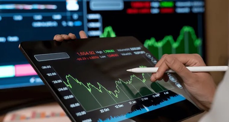 భారత మార్కెట్‌లు ట్రంప్‌ సుంకం షాక్‌ను తట్టుకుని బలంగా కోలుకున్నాయి

