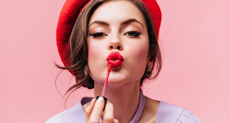 రోజూ లిప్‌స్టిక్ వాడుతున్నారా?.. లిప్‌స్టిక్‌ రసాయనాలపై నిపుణుల హెచ్చరిక!

