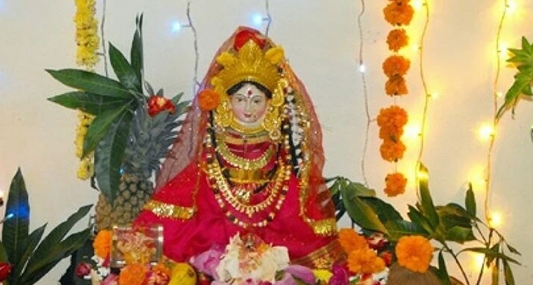 లక్ష్మీదేవిని ప్రసన్నం చేసుకునే రహస్యం.. శుక్రవారం పూజ, సమర్పించాల్సిన పాయసం

