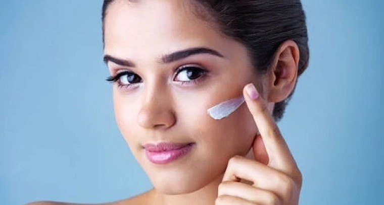 బాడీ లోషన్ ముఖానికి వాడితే మొటిమలు, అలర్జీలు తప్పవా? చర్మ నిపుణుల హెచ్చరిక!

