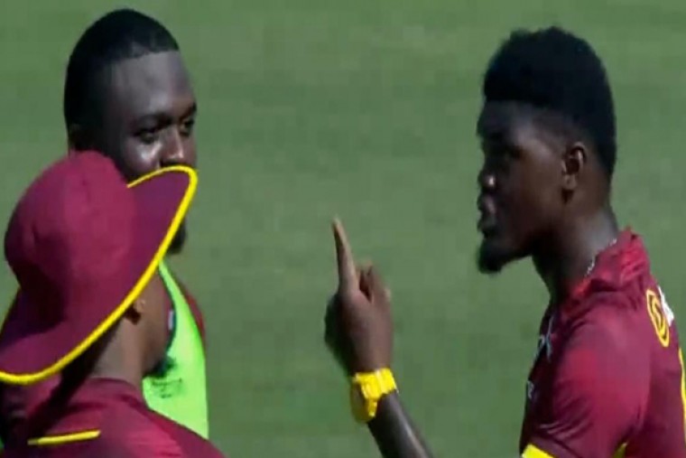 వెస్టిండీస్ బౌలర్ అల్జారీ జోసెఫ్ పై రెండు మ్యాచ్ ల నిషేధం... 
