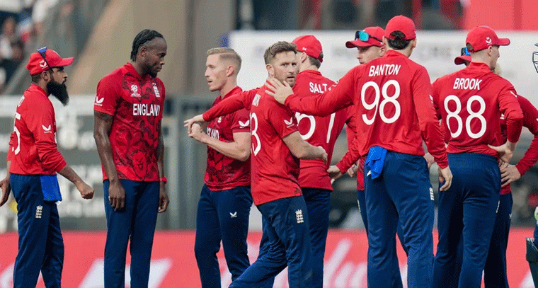 చివరి నిమిషాల్లో థ్రిల్: ఇంగ్లాండ్‌కు చెమటలు పట్టించిన ఇటలీ