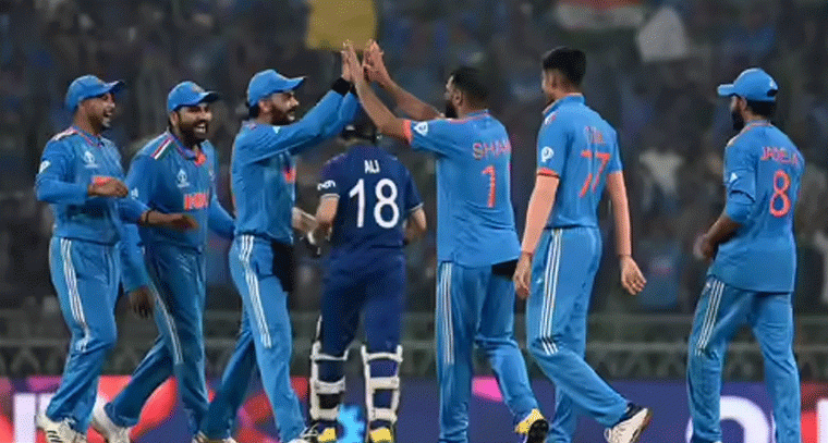 భారత బౌలింగ్ దాడికి తట్టుకోలేక ఇంగ్లండ్ విలవిల